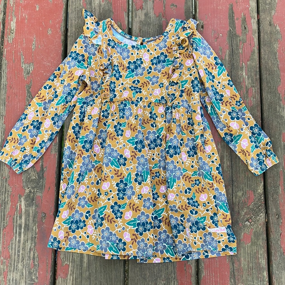 *EUC* Ruffle Butts Long Sleeve Dress
